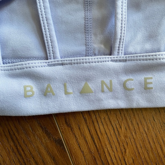 High neck straps sports bra - Picture 4 of 4